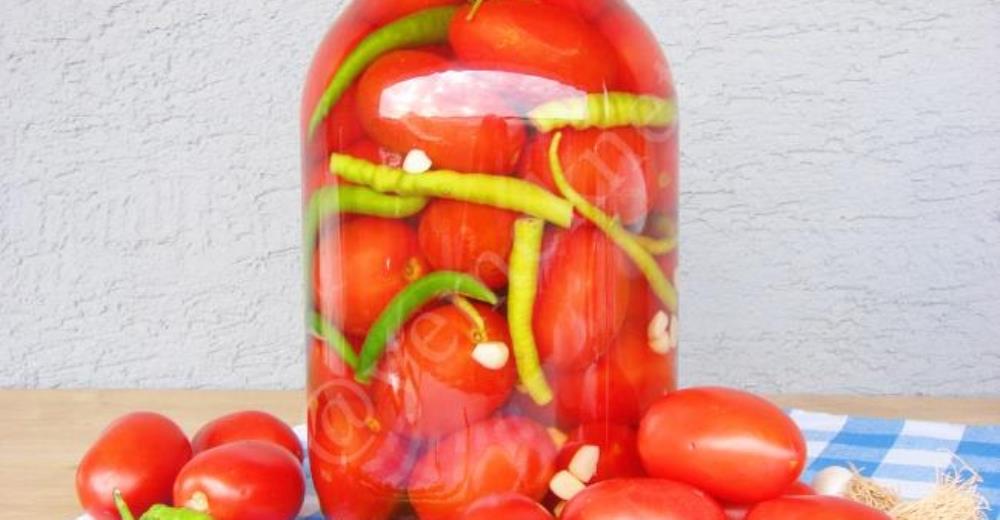 Kırmızı Domates Turşusu