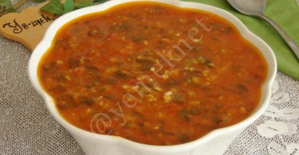Semizotlu Kırmızı Mercimek Çorbası