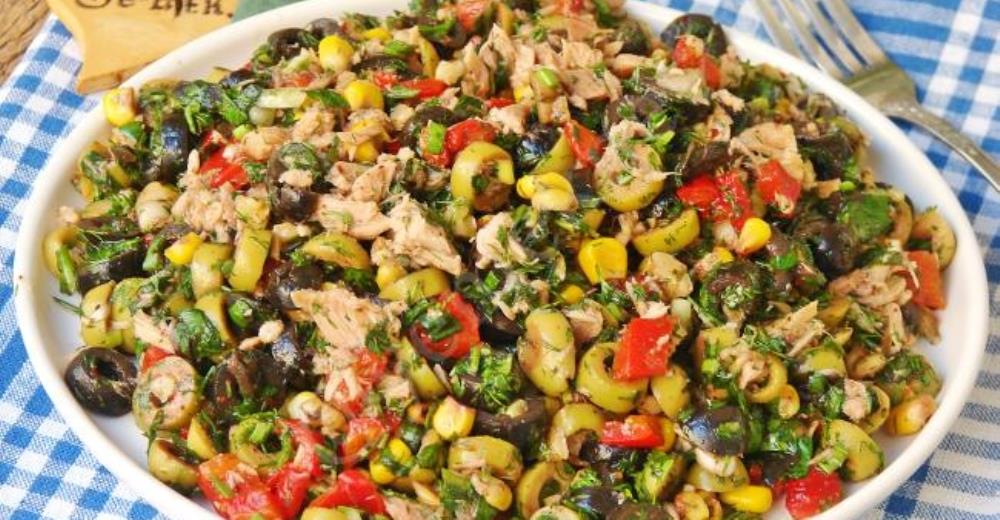 Ton Balıklı Zeytin Salatası