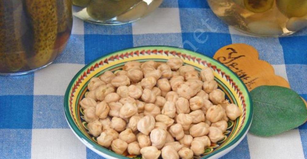 Turşu Kurarken Neden İçine Nohut Konulur?