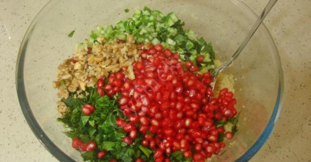 Bulgurlu Ispanak Salatası