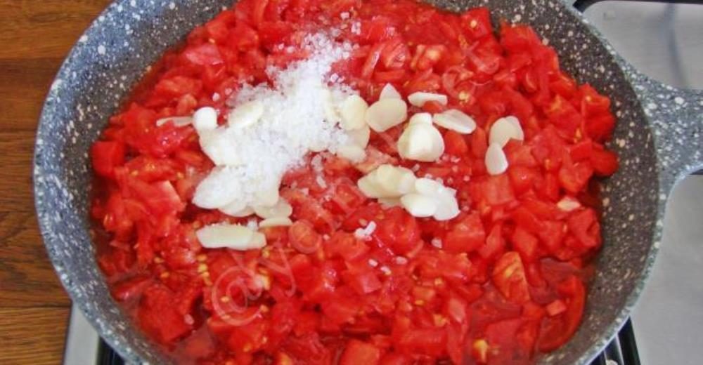 Domatesli Yağlı Biber Turşusu