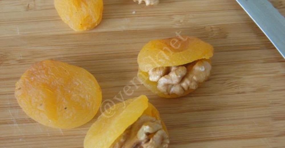 Hurma With Almond Dried Apricots With Walnut Recipe