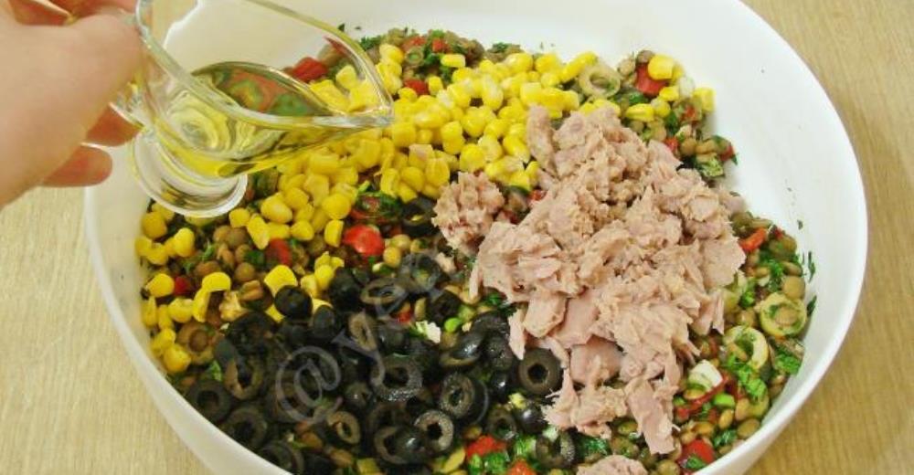 Mercimekli Ton Balığı Salatası