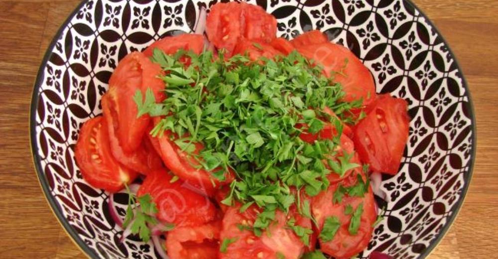 Reyhan Salatası