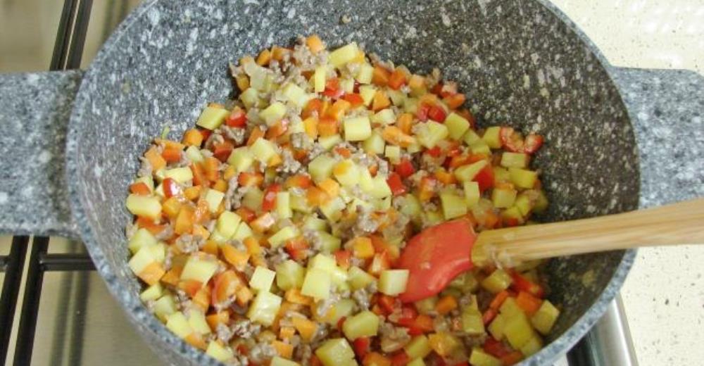 Terbiyeli Kıymalı Sebze Çorbası