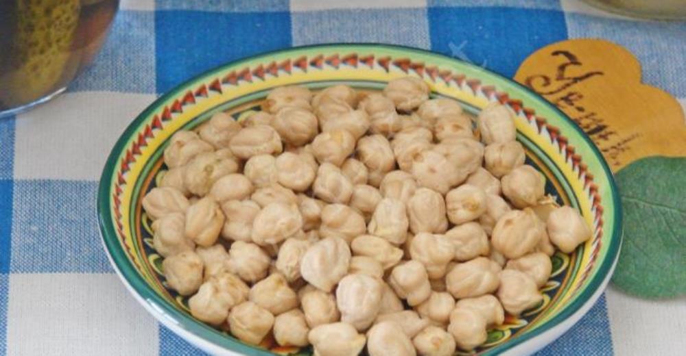 Turşu Kurarken Neden İçine Nohut Konulur?