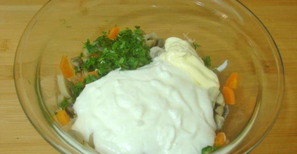 Yoğurtlu Mantar Salatası